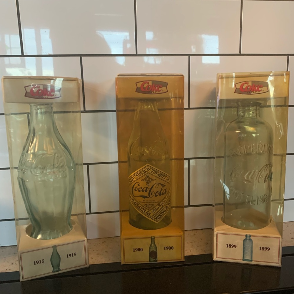 🧊Coca-Cola 🍨retro-vintage collector bottles! Worth way more than listed 🙈!